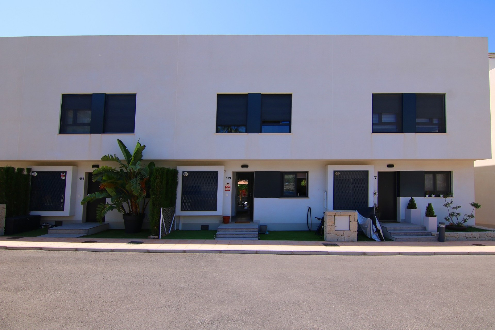 Återförsäljning - Duplex -
Monforte del Cid - Inland