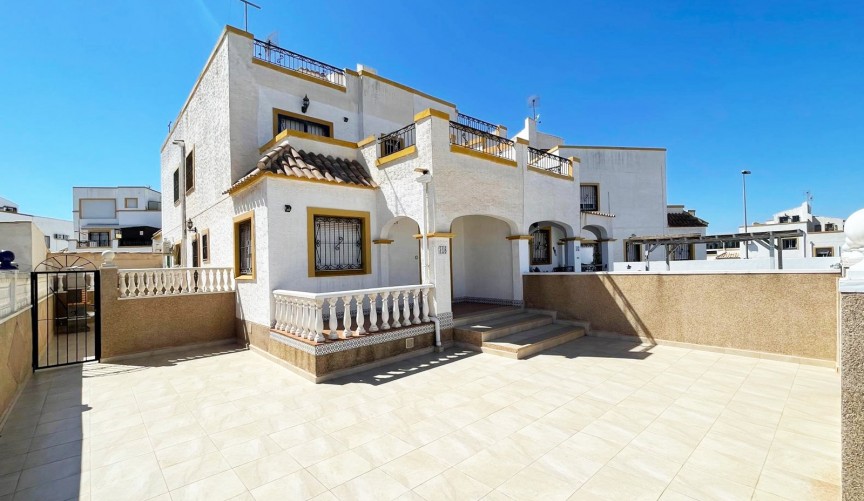 Återförsäljning - Duplex -
Orihuela Costa - Costa Blanca