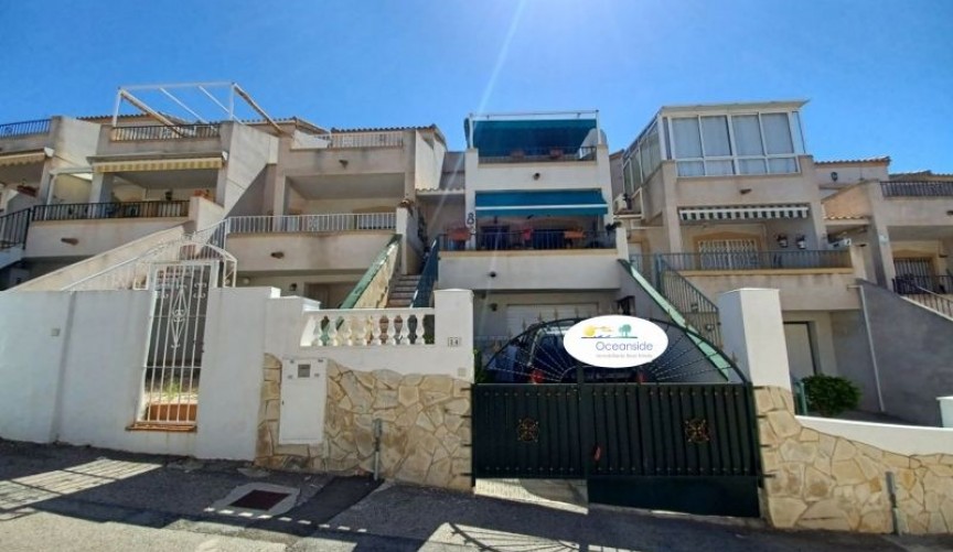 Återförsäljning - Duplex -
Orihuela Costa - Costa Blanca