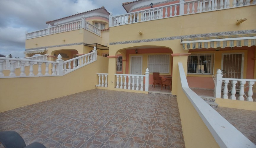 Återförsäljning - Duplex -
Orihuela Costa - Costa Blanca