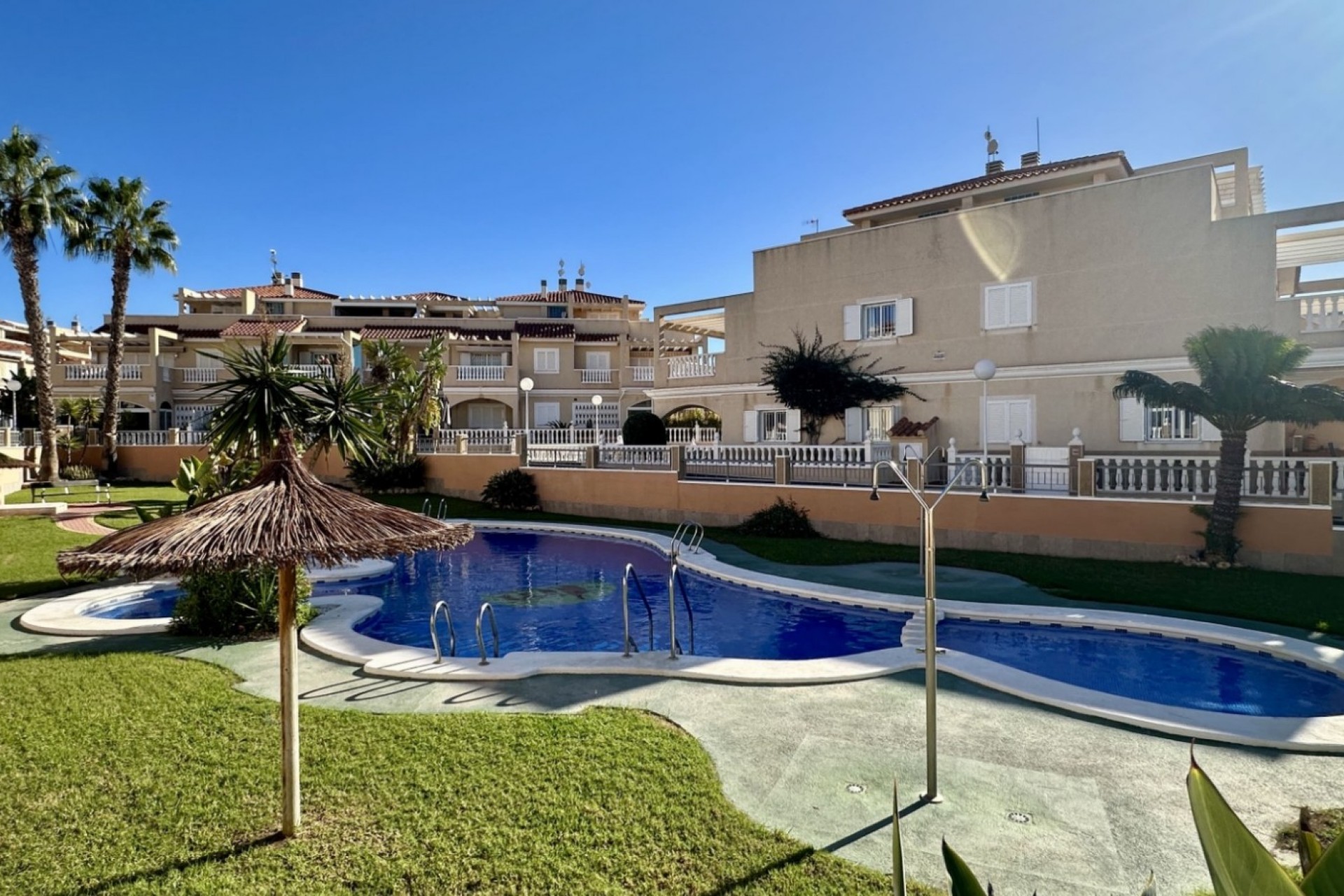 Återförsäljning - Duplex -
Orihuela Costa - Costa Blanca