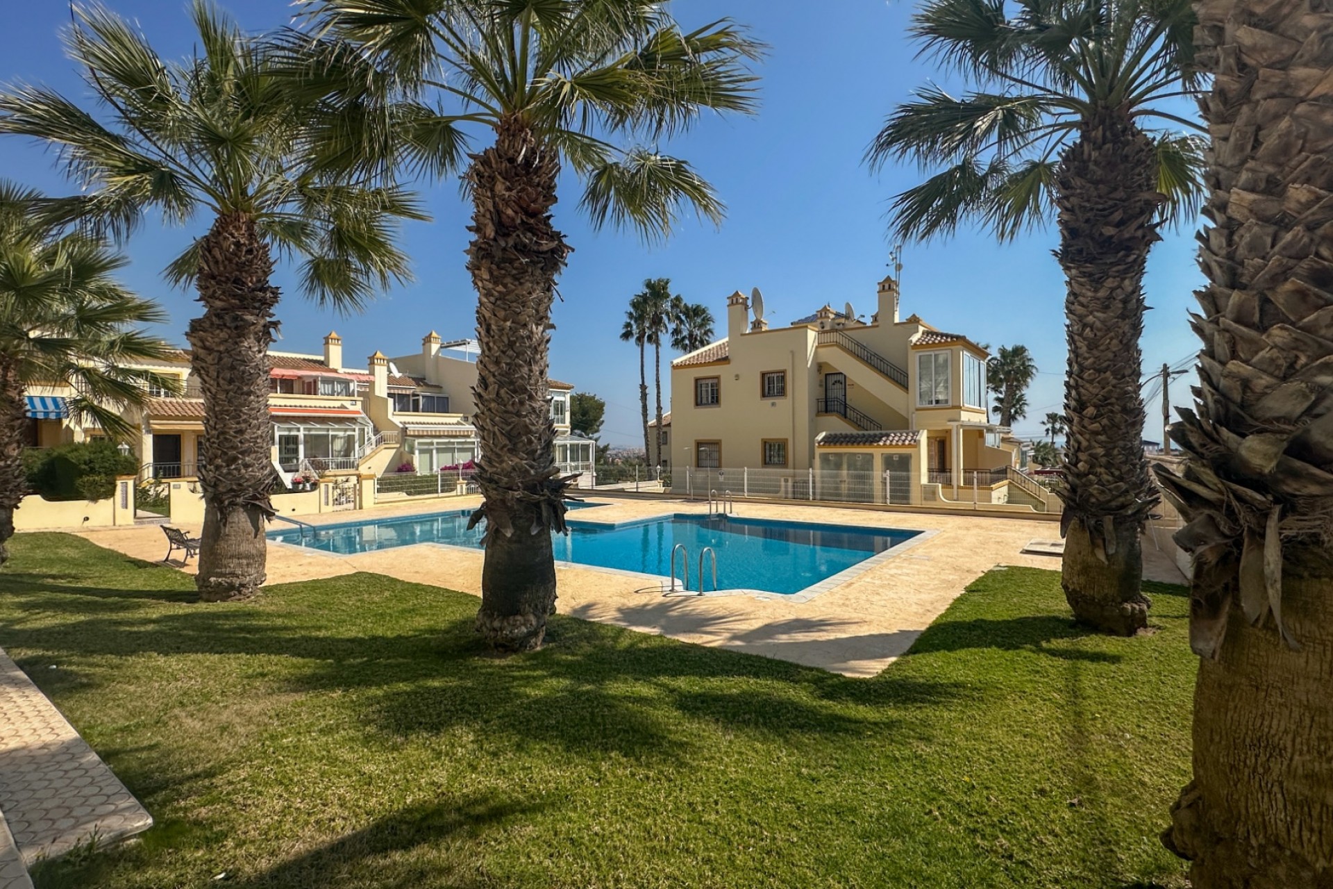 Återförsäljning - Duplex -
Orihuela Costa - Costa Blanca