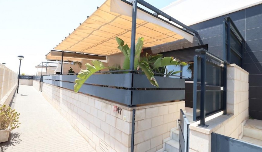 Återförsäljning - Duplex -
Orihuela Costa - Costa Blanca