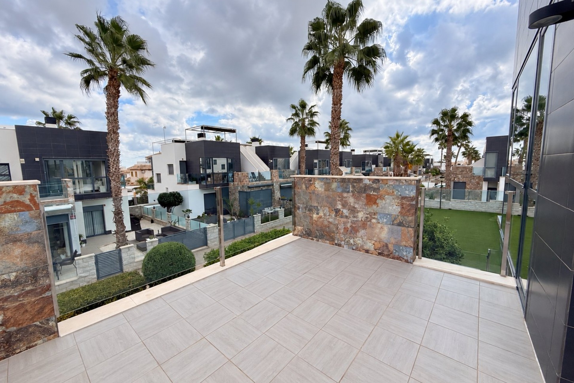 Återförsäljning - Duplex -
Orihuela Costa - Costa Blanca