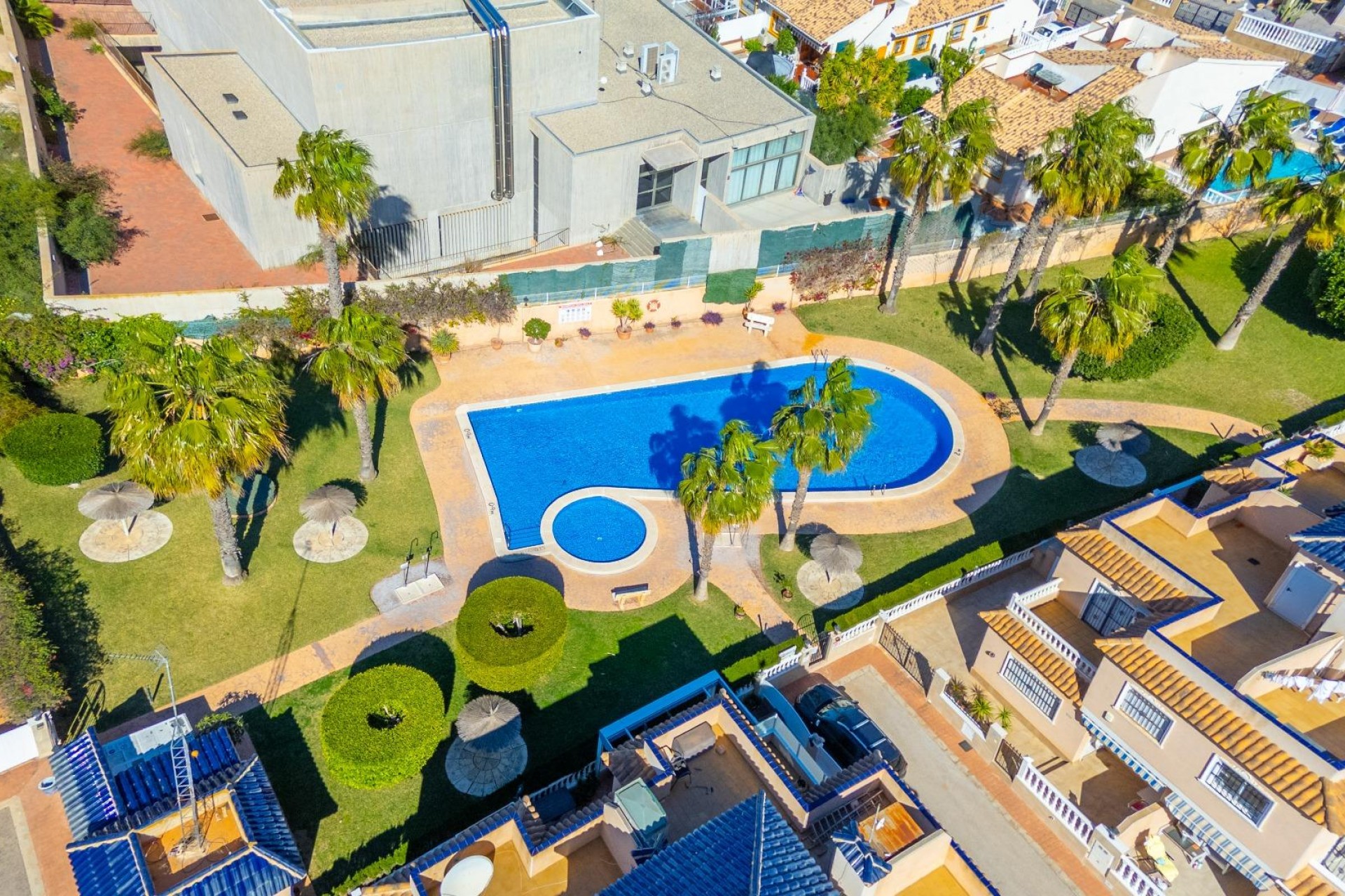 Återförsäljning - Duplex -
Orihuela Costa - La Regia