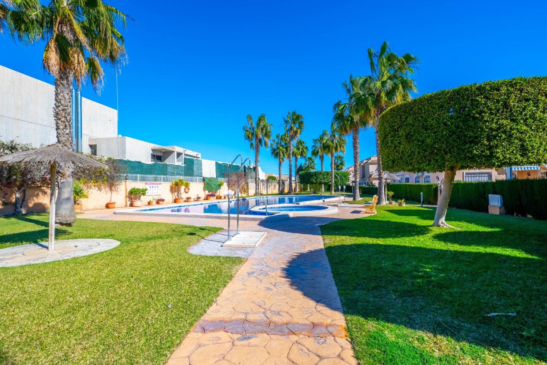Återförsäljning - Duplex -
Orihuela Costa - La Regia