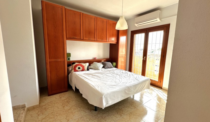 Återförsäljning - Duplex -
Orihuela - Inland