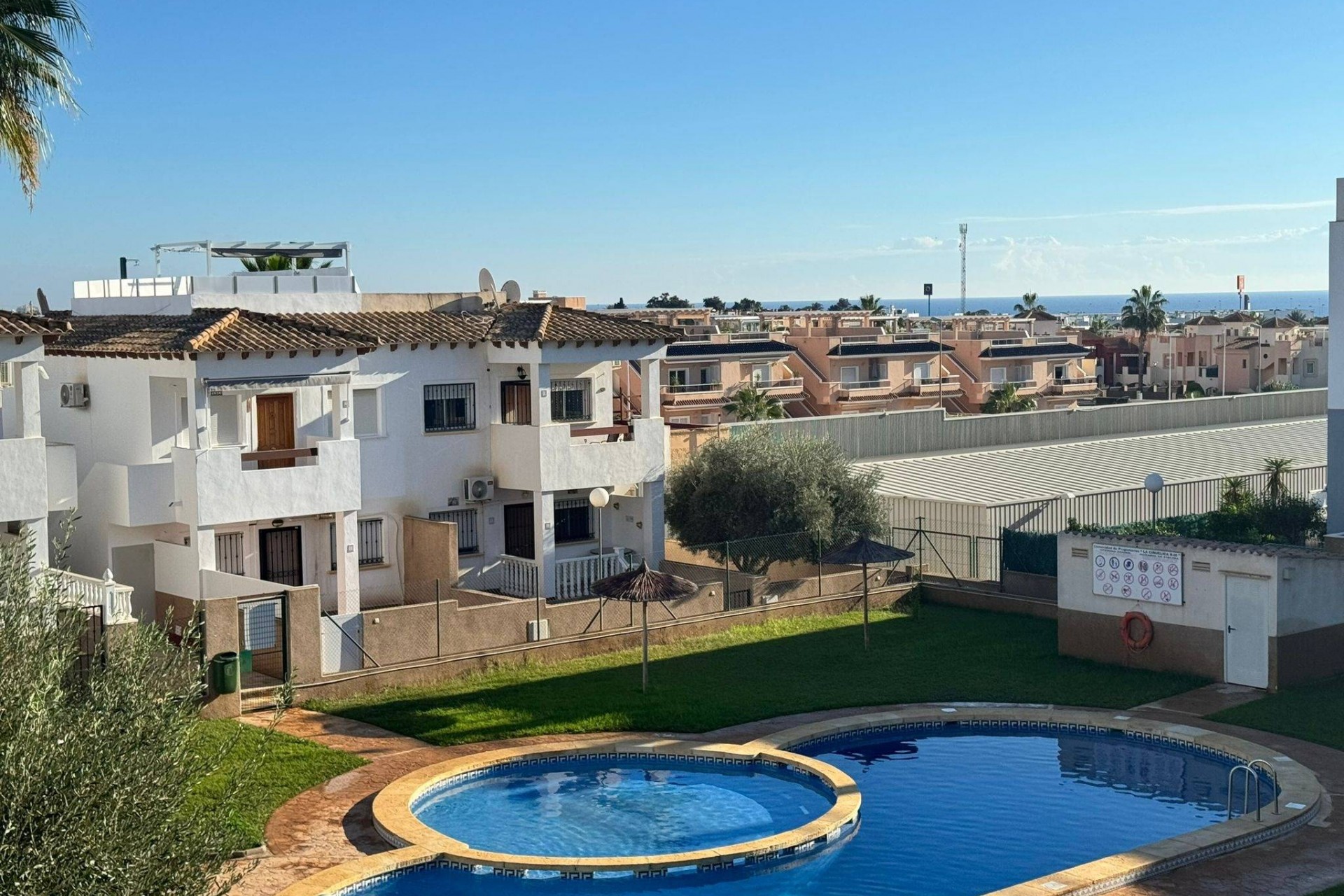Återförsäljning - Duplex -
Orihuela - Los Balcones Y Los Altos