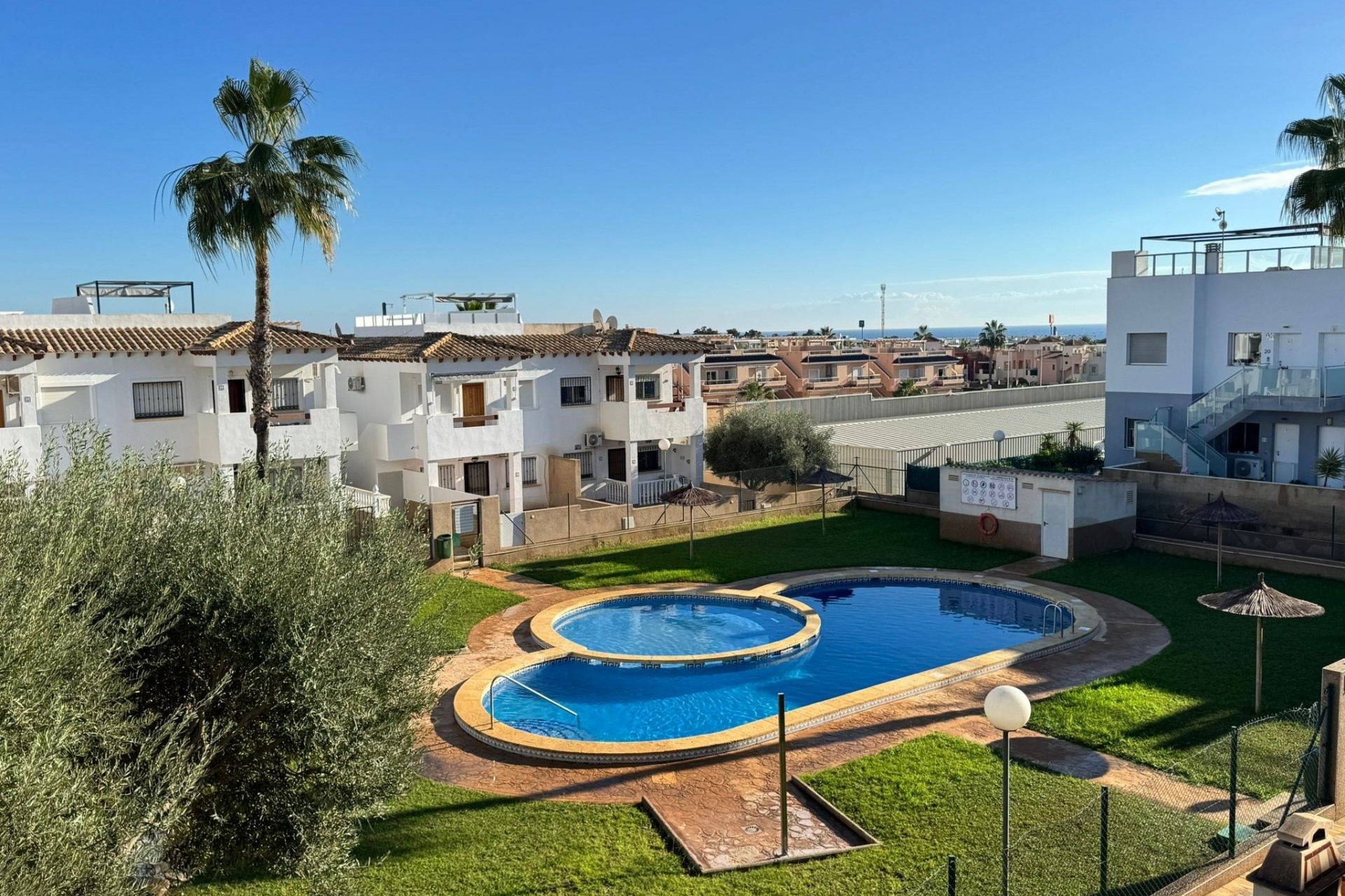 Återförsäljning - Duplex -
Orihuela - Los Balcones Y Los Altos