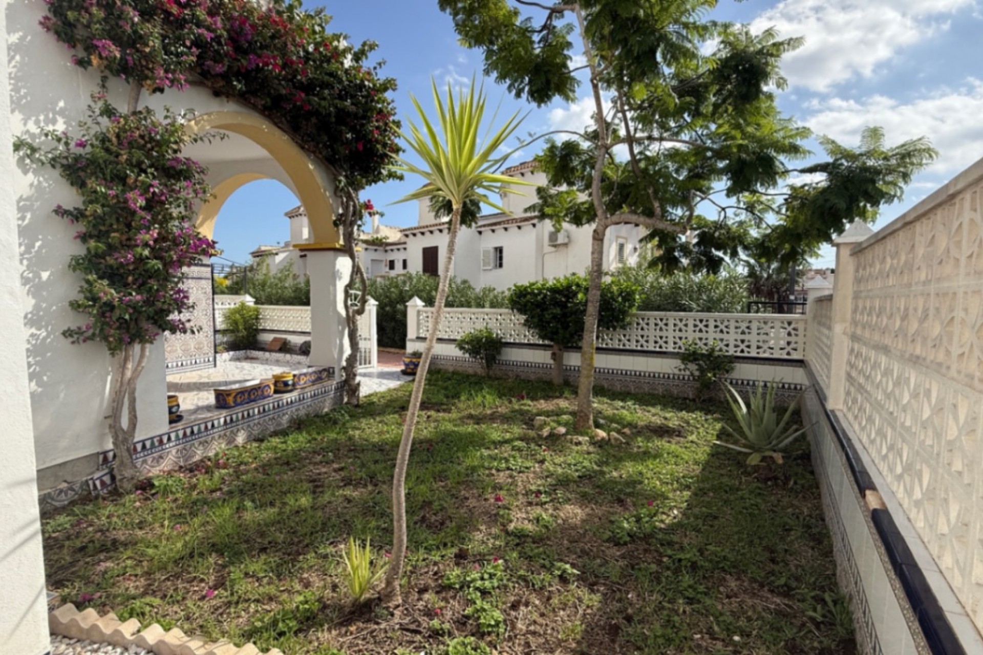 Återförsäljning - Duplex -
San Miguel de Salinas - Inland