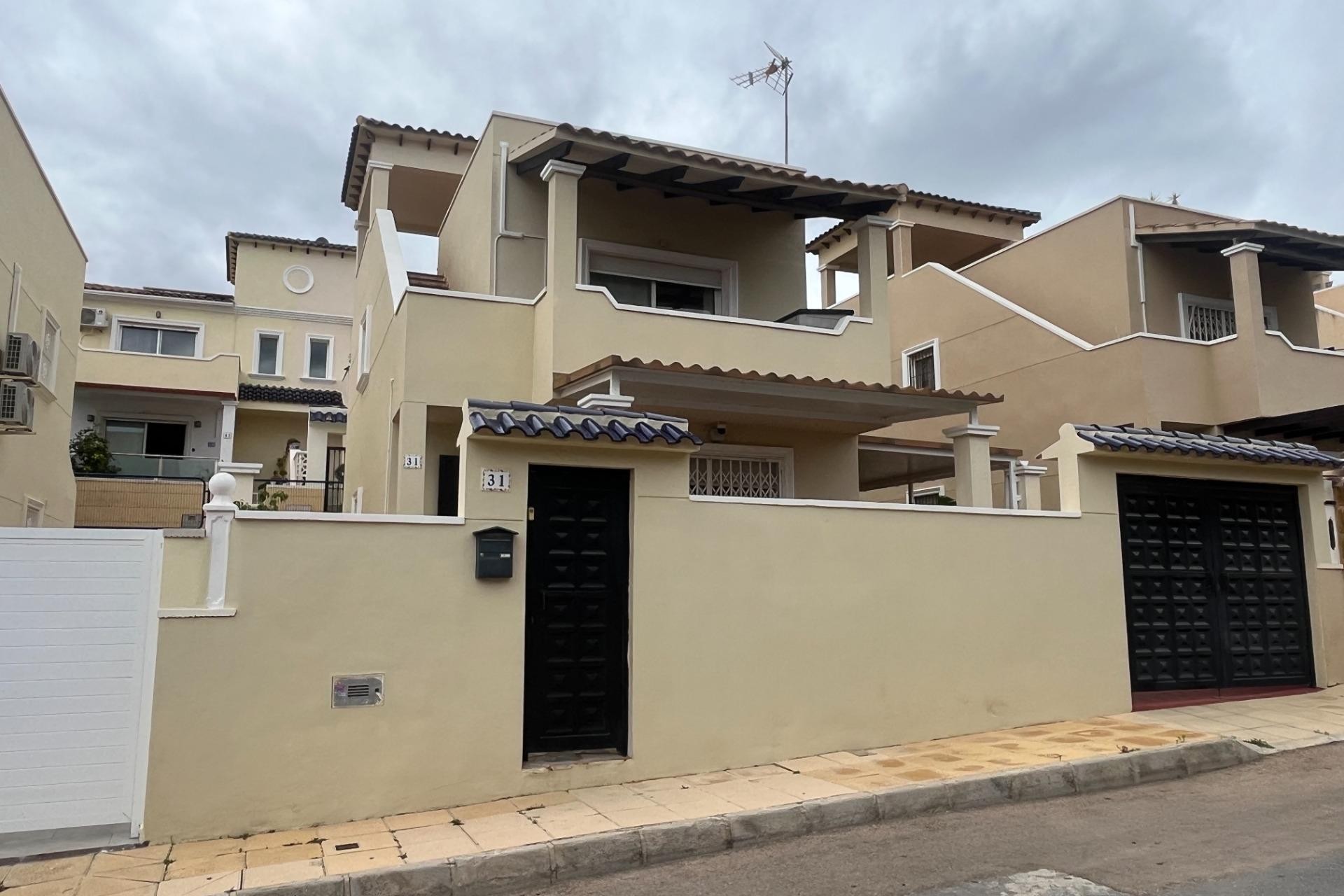 Återförsäljning - Duplex -
San Miguel de Salinas - Las Filipinas