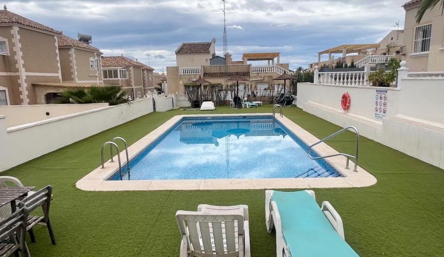 Återförsäljning - Duplex -
San Miguel de Salinas - Las Filipinas