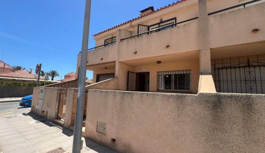 Återförsäljning - Duplex -
Torre de la Horadada - Costa Blanca