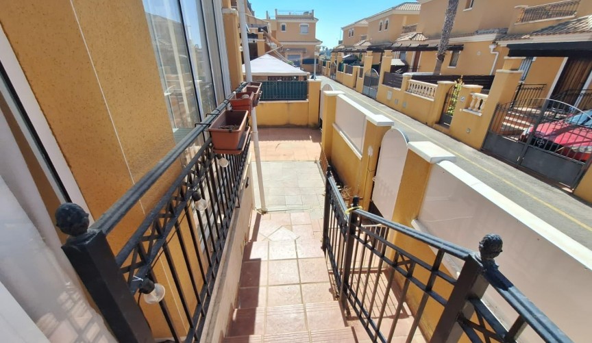 Återförsäljning - Duplex -
Torrevieja - aguas nuevas