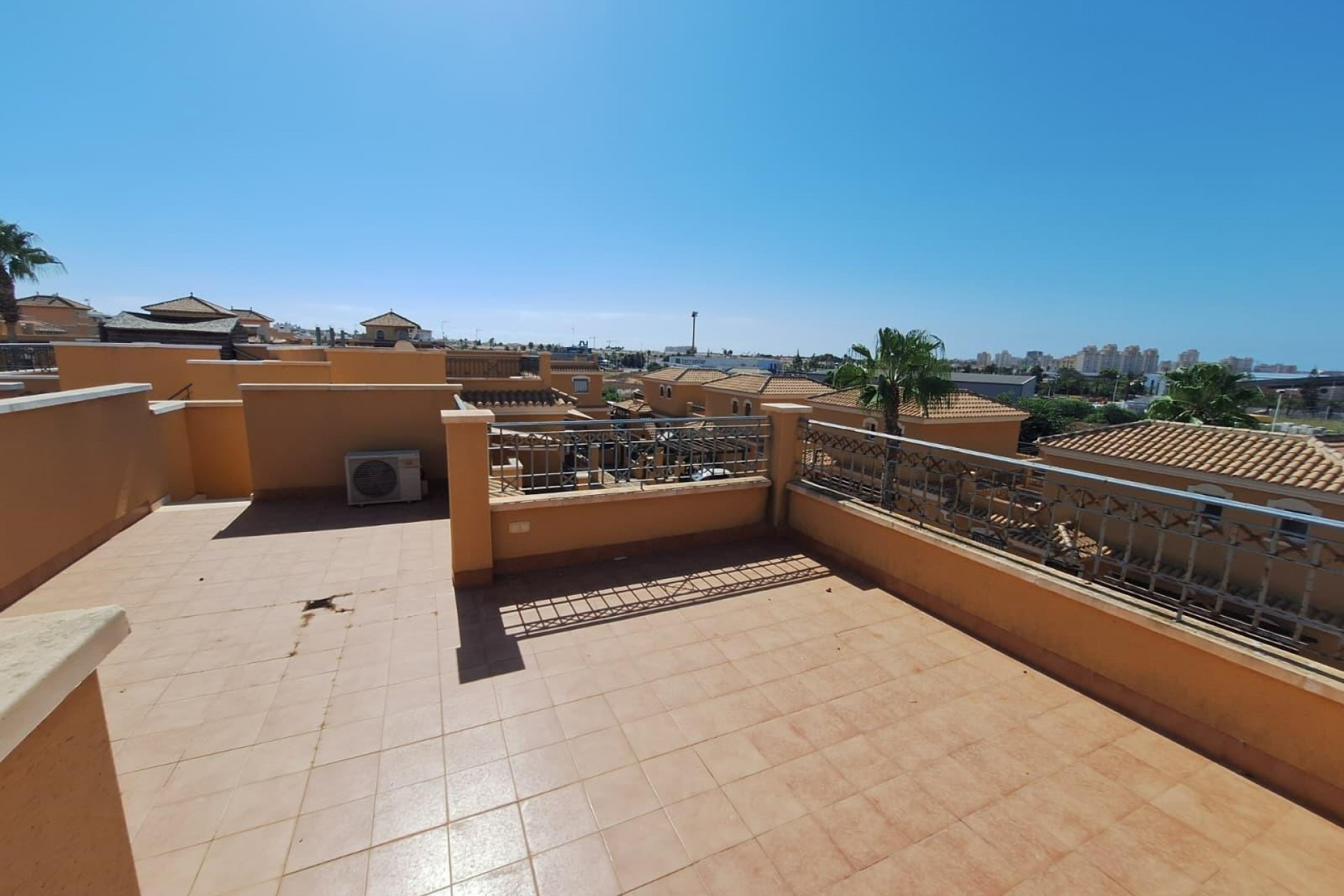 Återförsäljning - Duplex -
Torrevieja - aguas nuevas