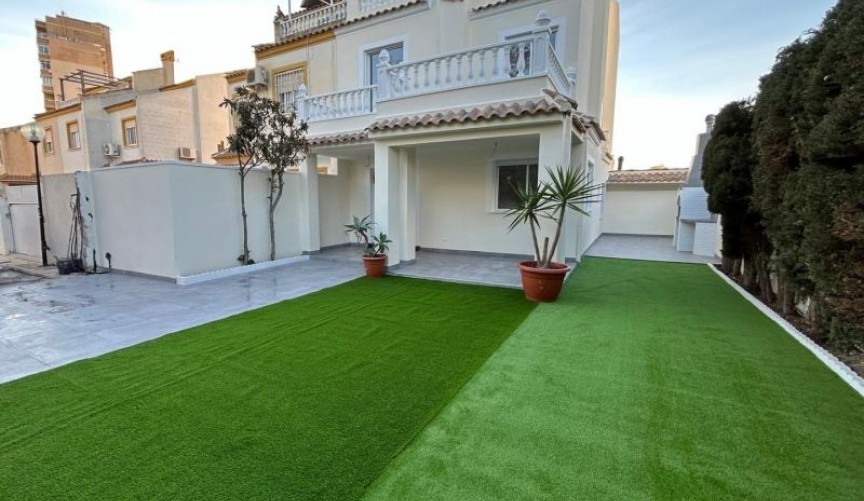 Återförsäljning - Duplex -
Torrevieja - Costa Blanca