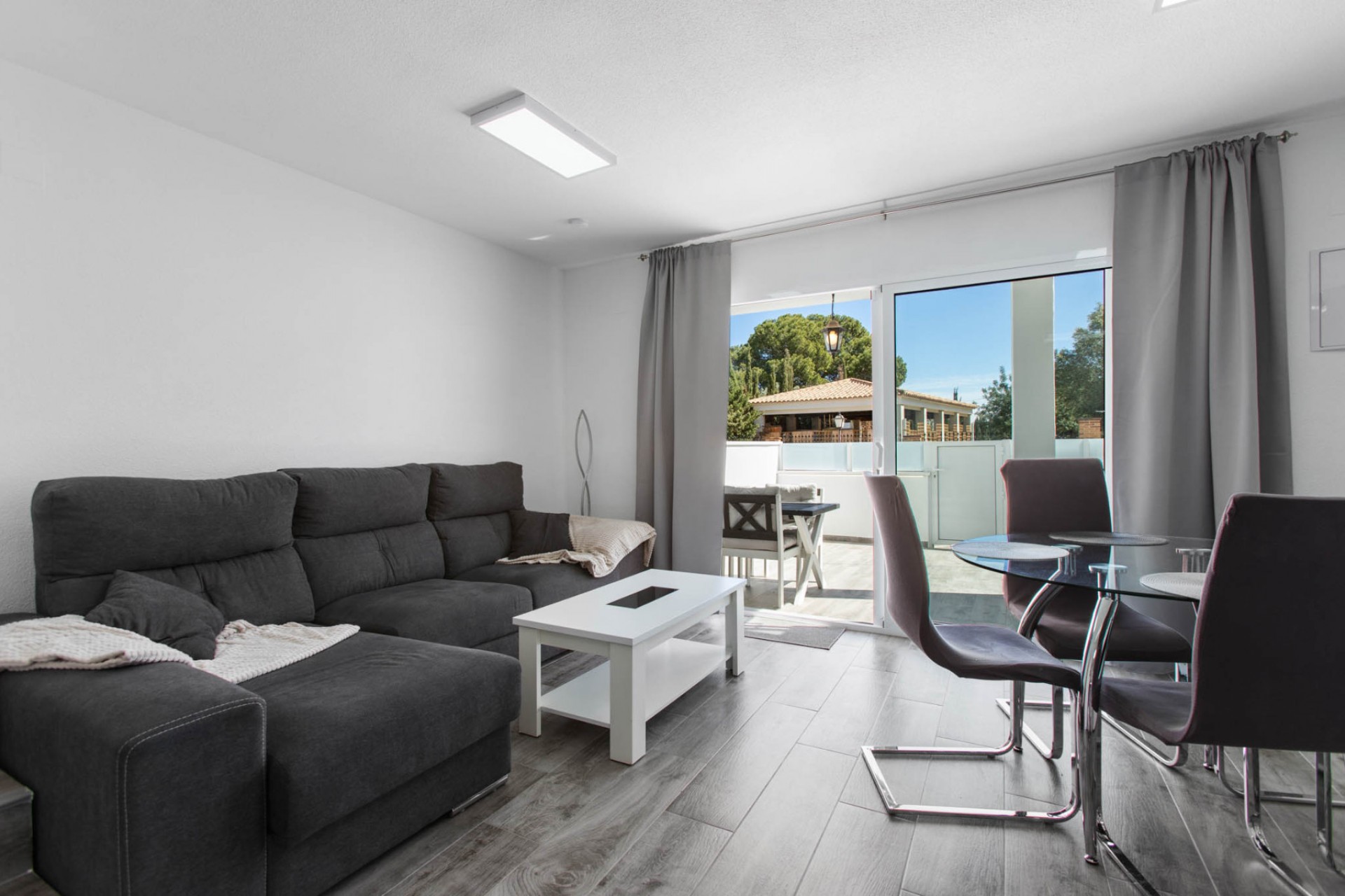 Återförsäljning - Duplex -
Torrevieja - Costa Blanca