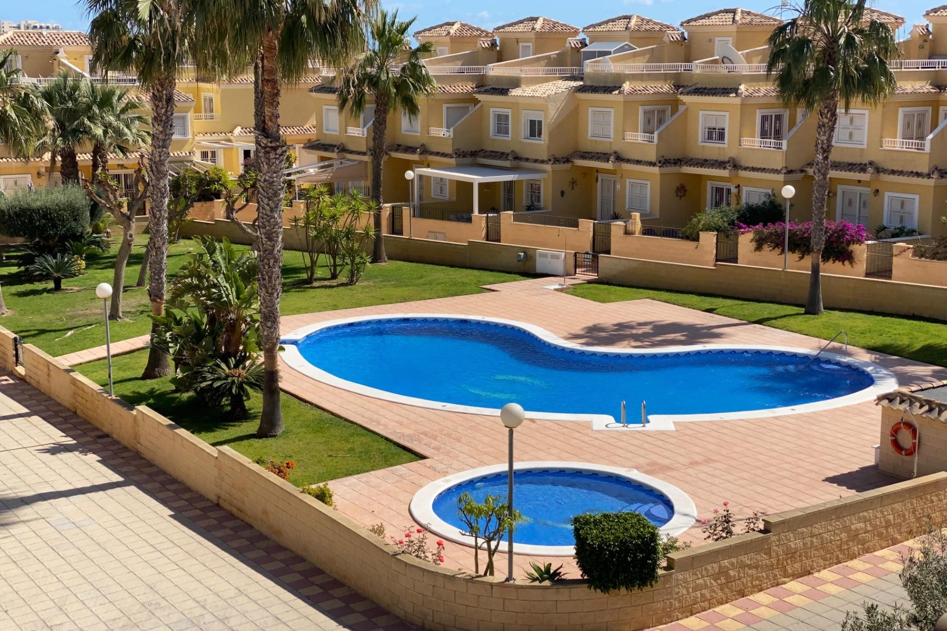 Återförsäljning - Duplex -
Torrevieja - Los Altos