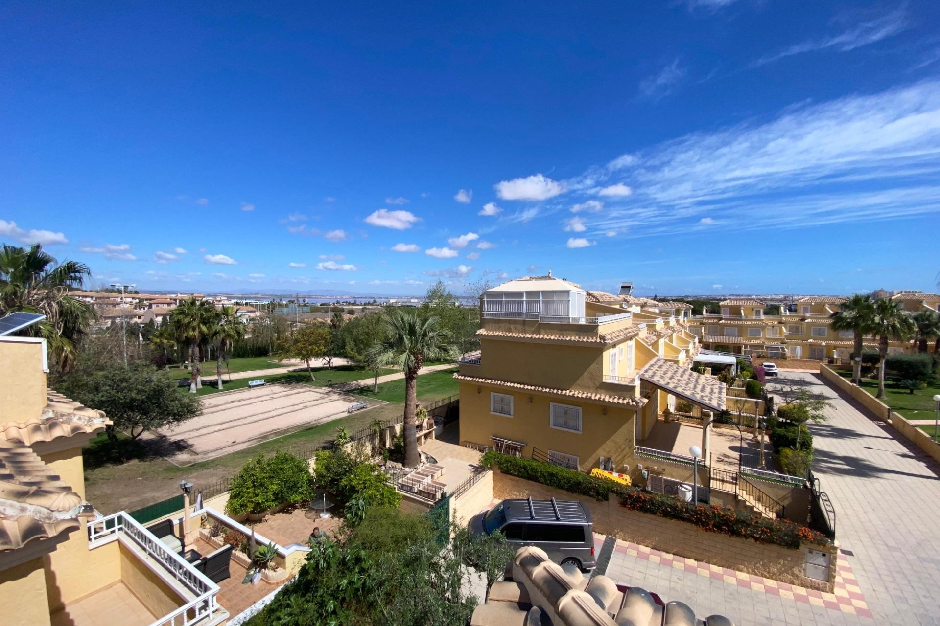 Återförsäljning - Duplex -
Torrevieja - Los Altos