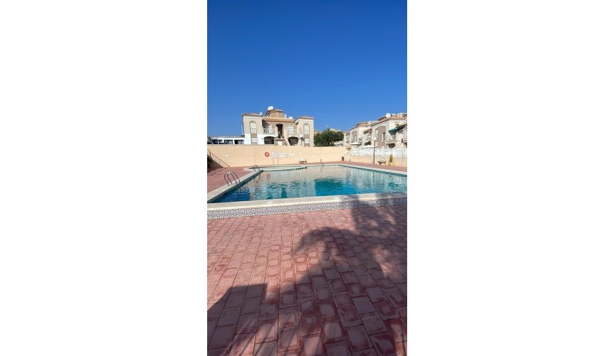 Återförsäljning - Duplex -
Torrevieja - Los Altos