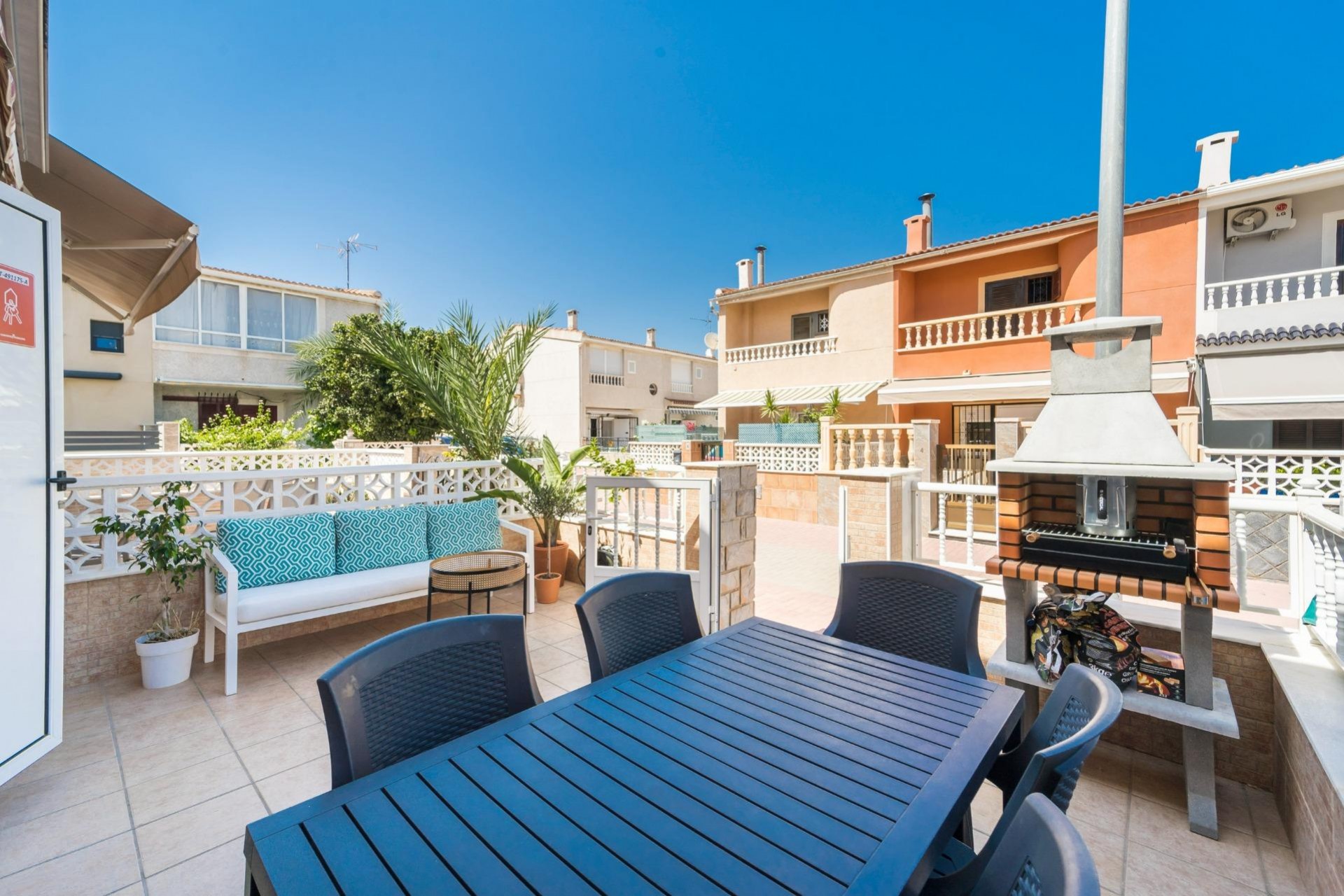 Återförsäljning - Duplex -
Torrevieja - Playa De Los Naufragos