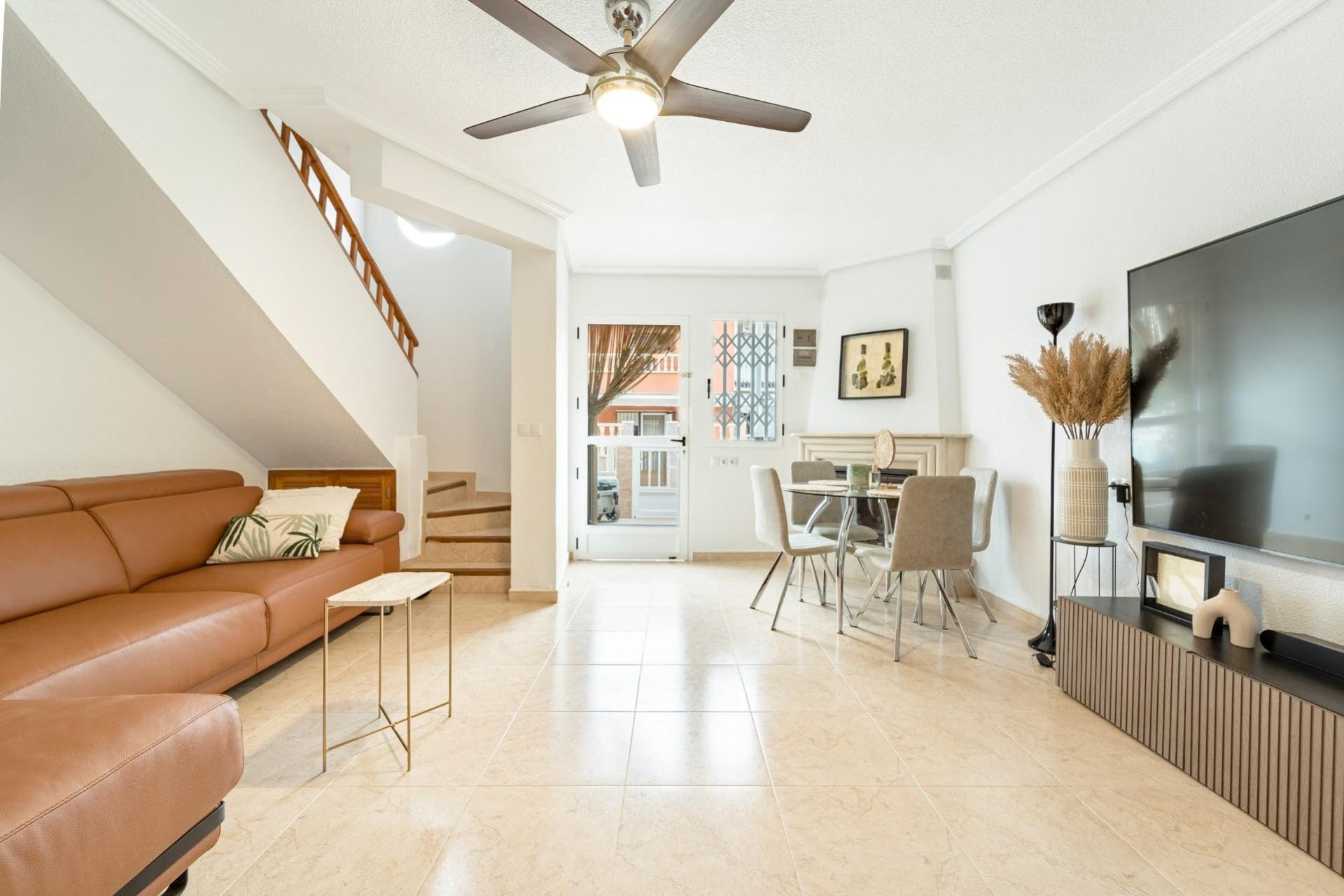 Återförsäljning - Duplex -
Torrevieja - Playa De Los Naufragos