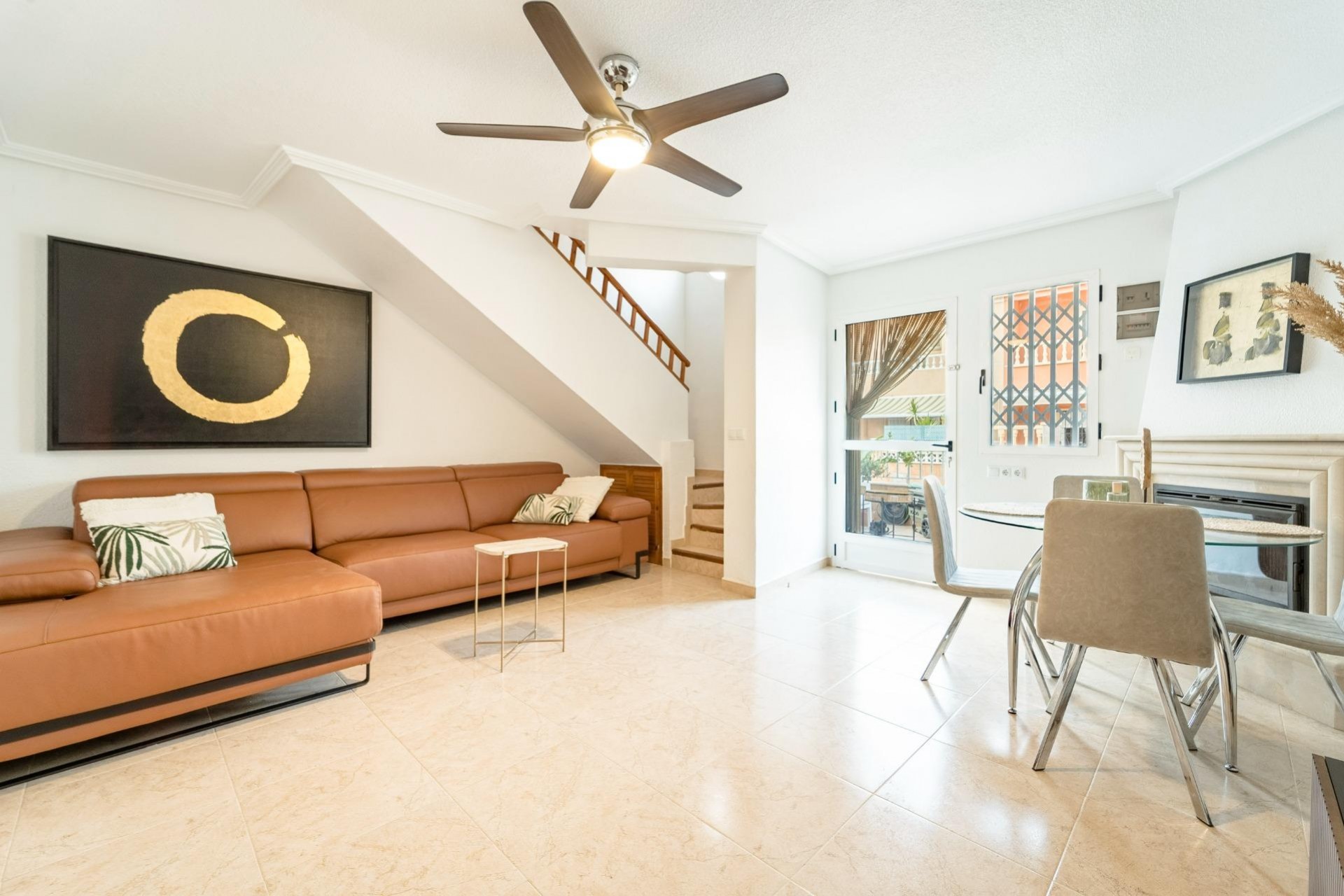 Återförsäljning - Duplex -
Torrevieja - Playa De Los Naufragos