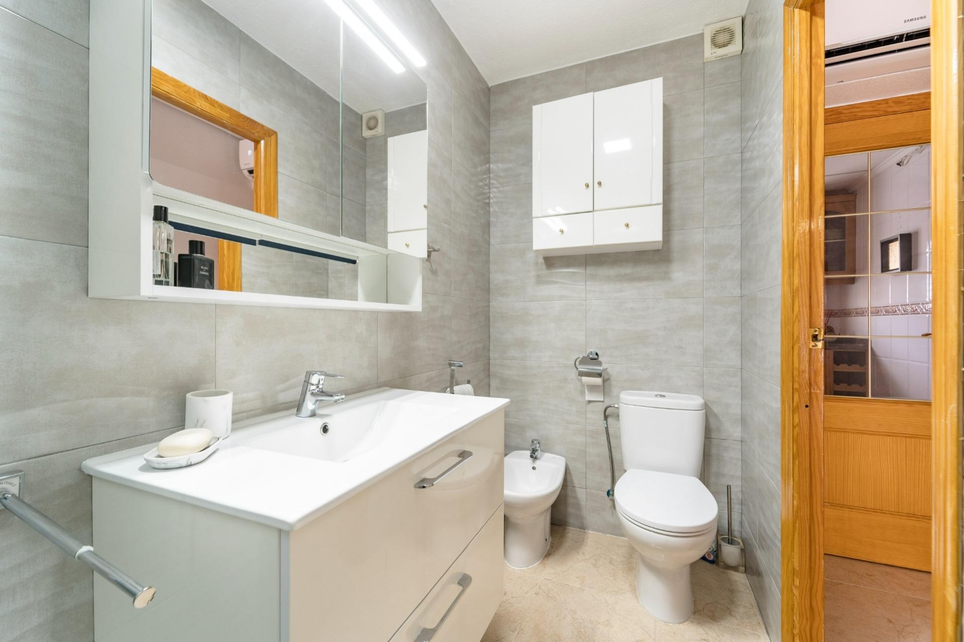 Återförsäljning - Duplex -
Torrevieja - Playa De Los Naufragos