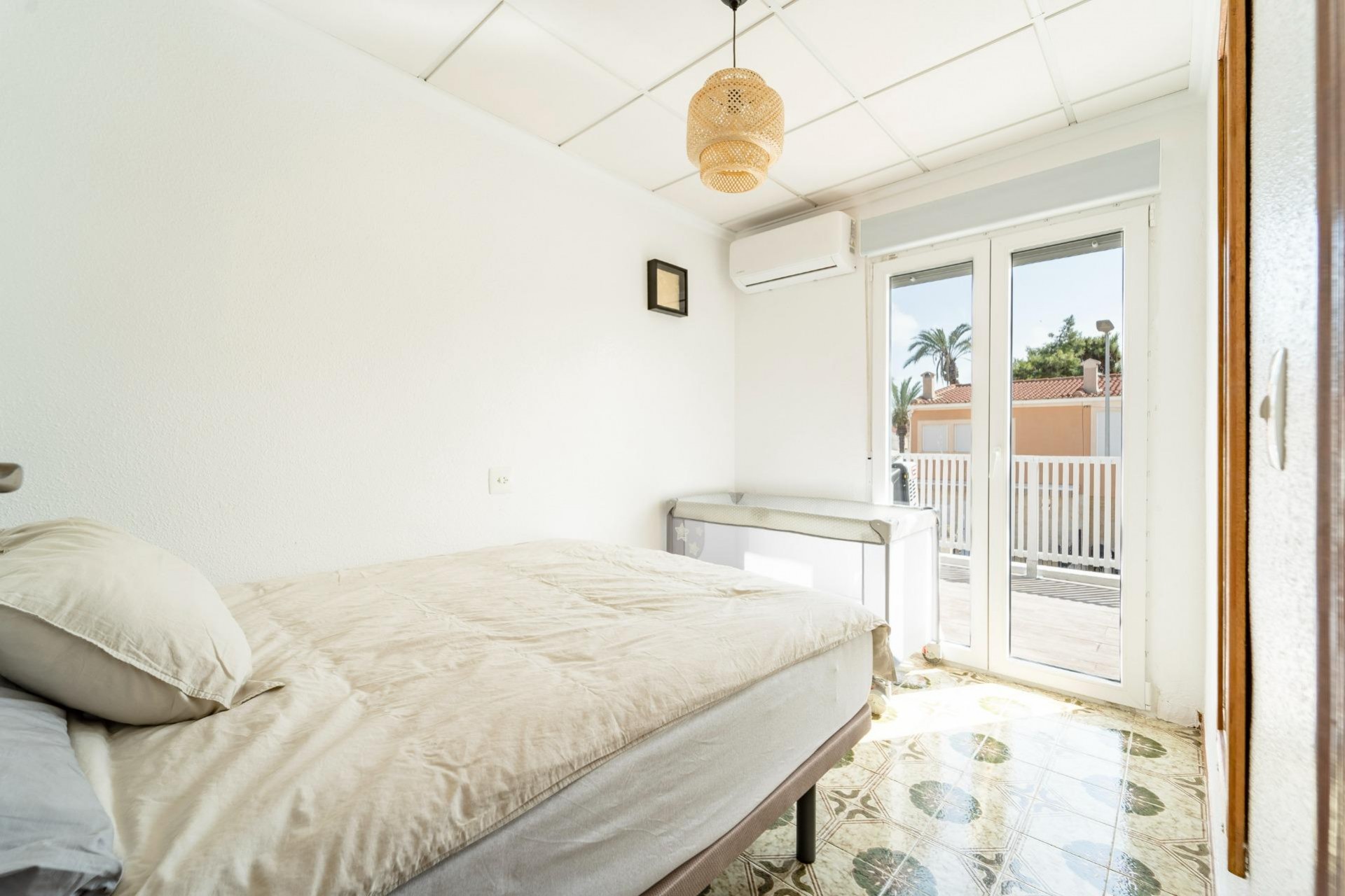 Återförsäljning - Duplex -
Torrevieja - Playa De Los Naufragos