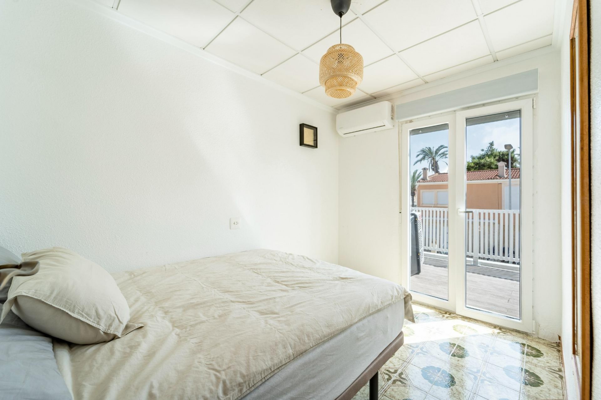 Återförsäljning - Duplex -
Torrevieja - Playa De Los Naufragos