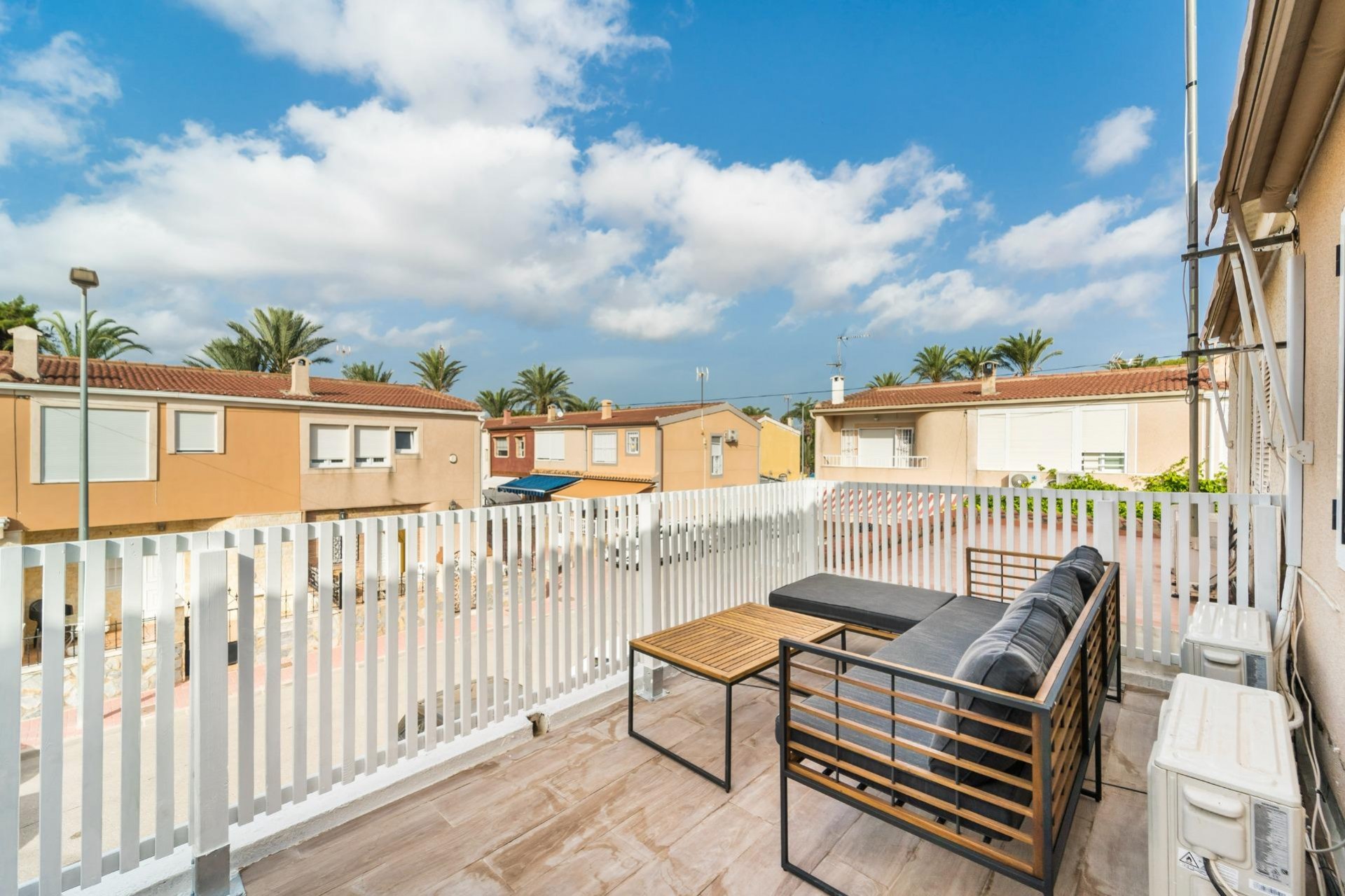 Återförsäljning - Duplex -
Torrevieja - Playa De Los Naufragos