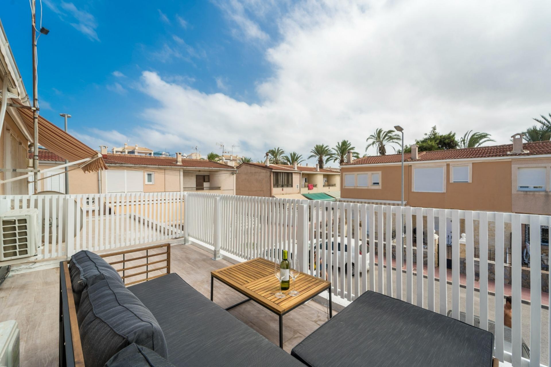 Återförsäljning - Duplex -
Torrevieja - Playa De Los Naufragos