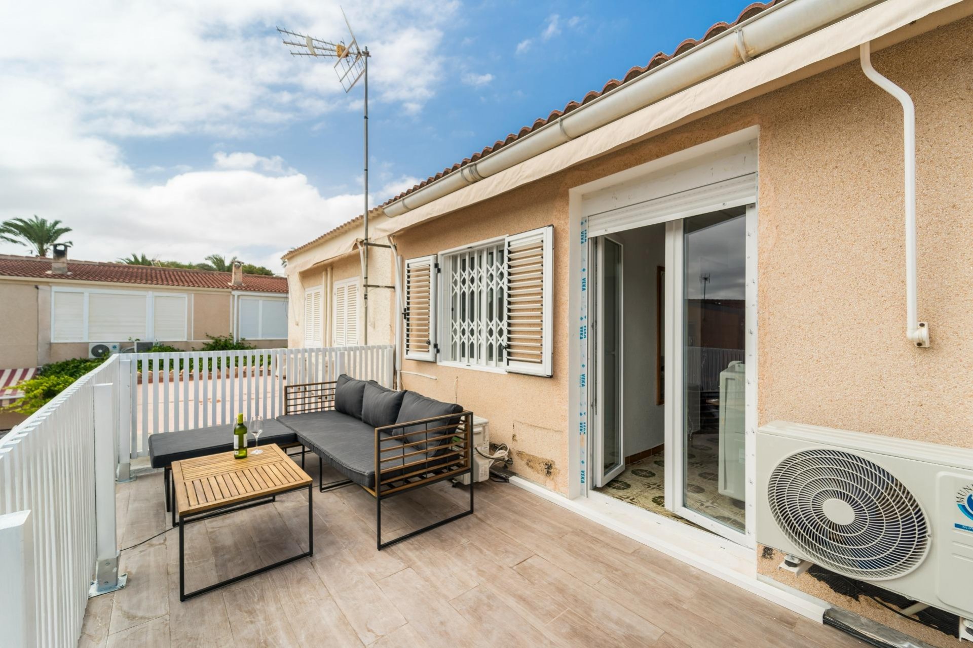 Återförsäljning - Duplex -
Torrevieja - Playa De Los Naufragos