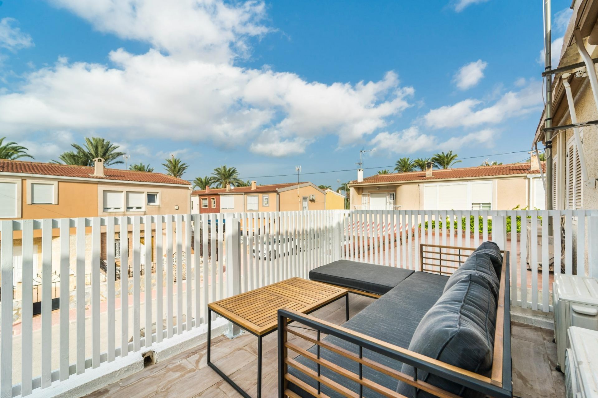 Återförsäljning - Duplex -
Torrevieja - Playa De Los Naufragos