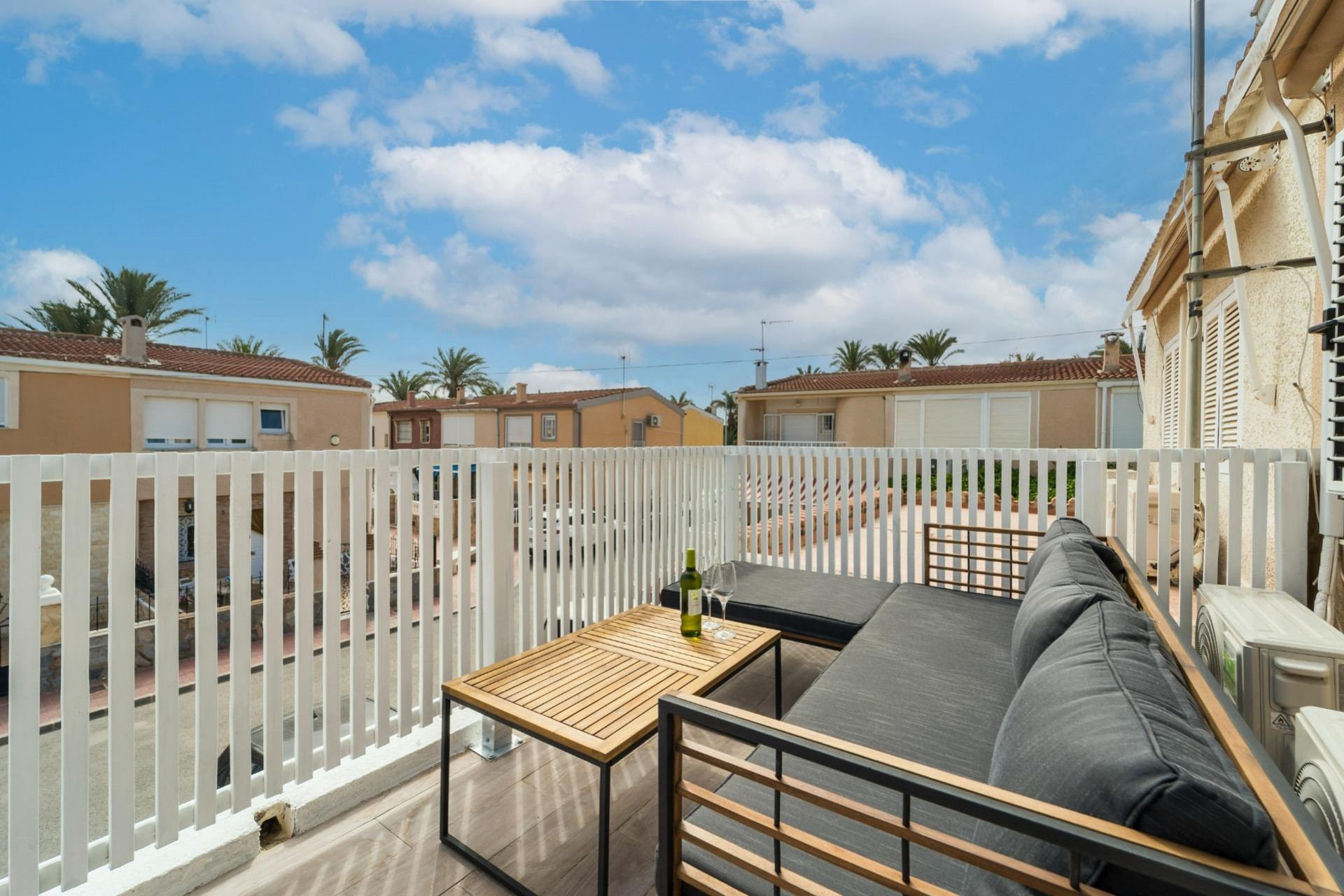 Återförsäljning - Duplex -
Torrevieja - Playa De Los Naufragos