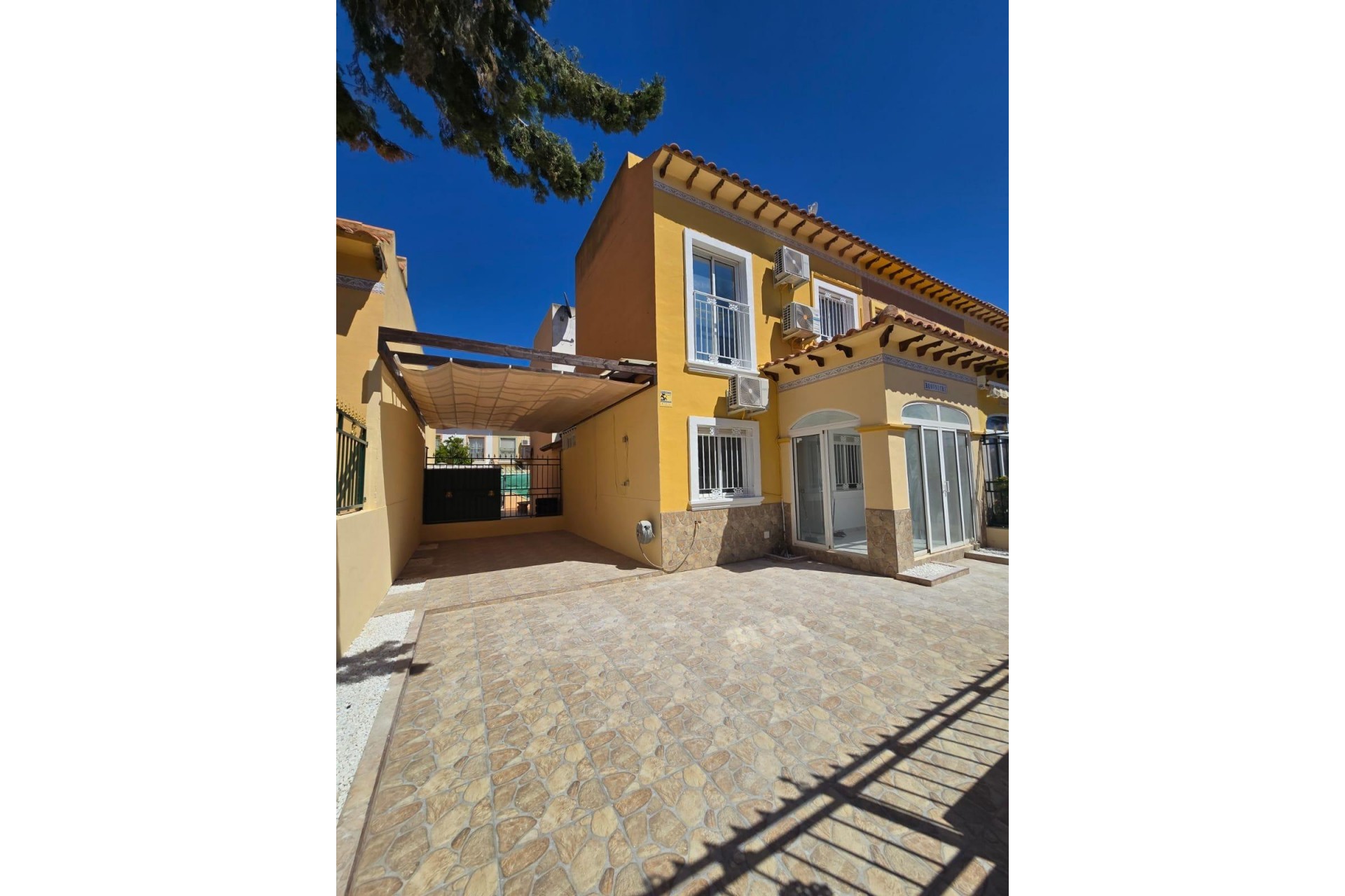 Återförsäljning - Duplex -
Torrevieja - Torretas