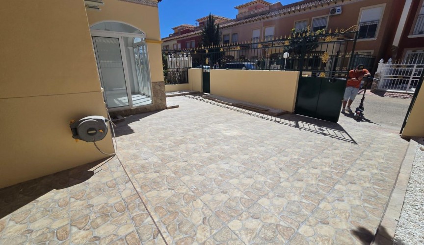 Återförsäljning - Duplex -
Torrevieja - Torretas
