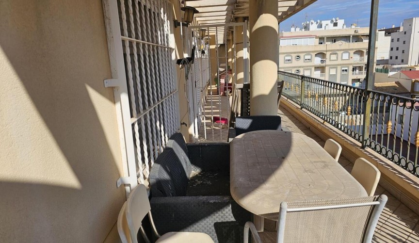 Återförsäljning - Penthouse Penthouse -
Torrevieja - CENTRE