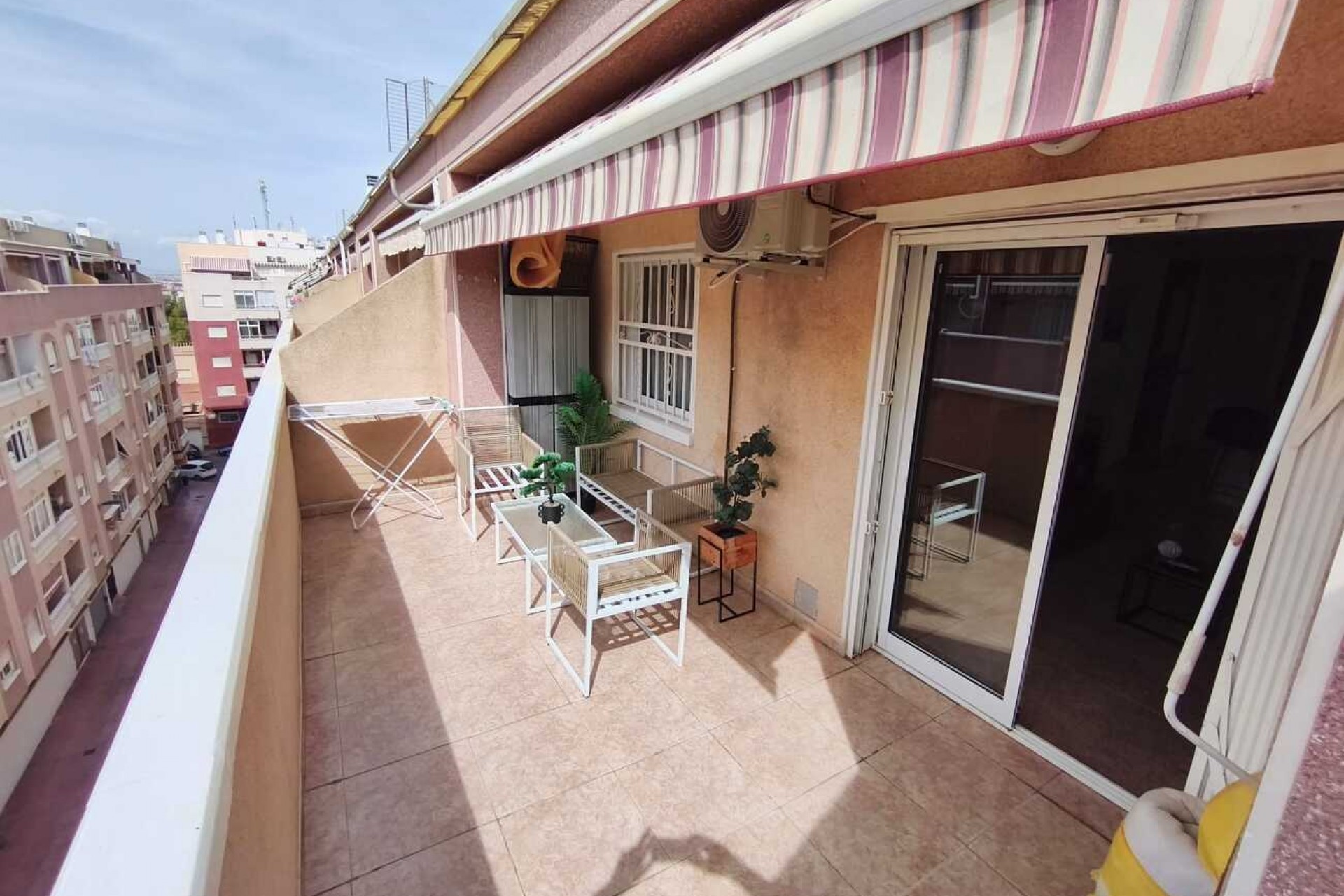 Återförsäljning - Penthouse Penthouse -
Torrevieja - PARQUE DE LAS NACIONES