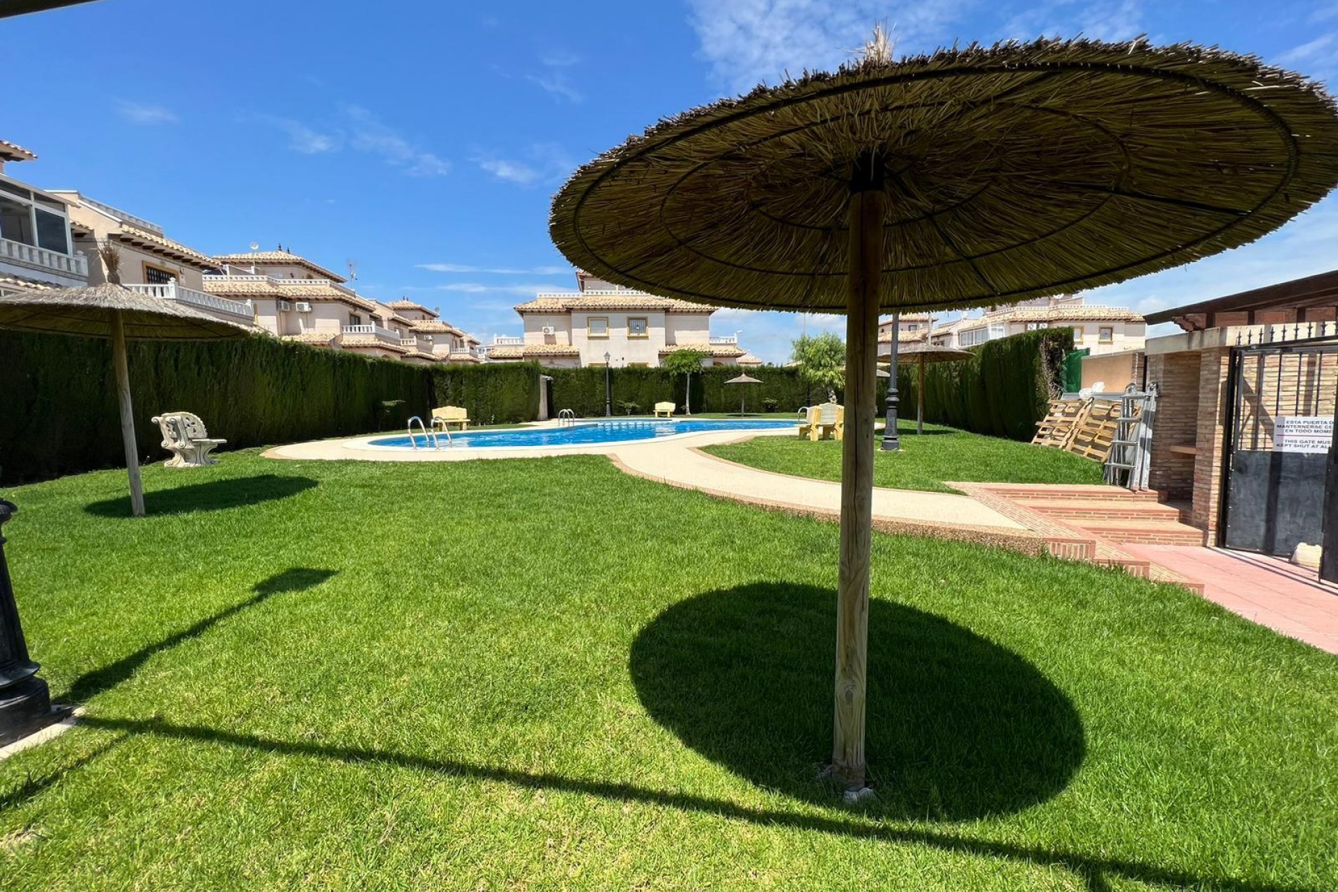 Återförsäljning - Quad House -
Orihuela Costa - Montezenia