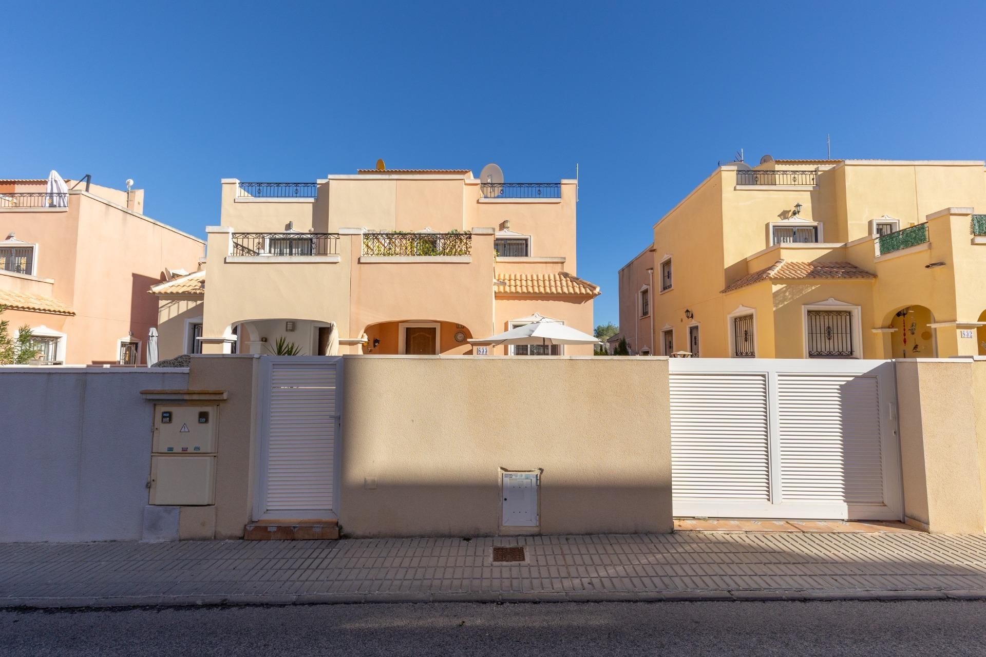 Återförsäljning - Quad House -
Orihuela Costa - PAU 8