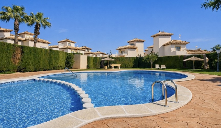 Återförsäljning - Quad House -
Orihuela Costa - Villa's San Jose IV