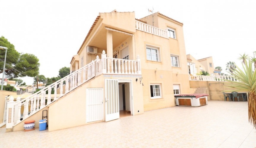 Återförsäljning - Quad Villa -
Torrevieja - Costa Blanca