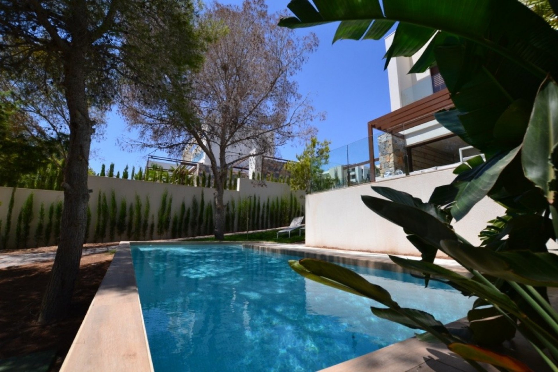 Återförsäljning - Semi Detached -
Campoamor - Las Colinas Golf