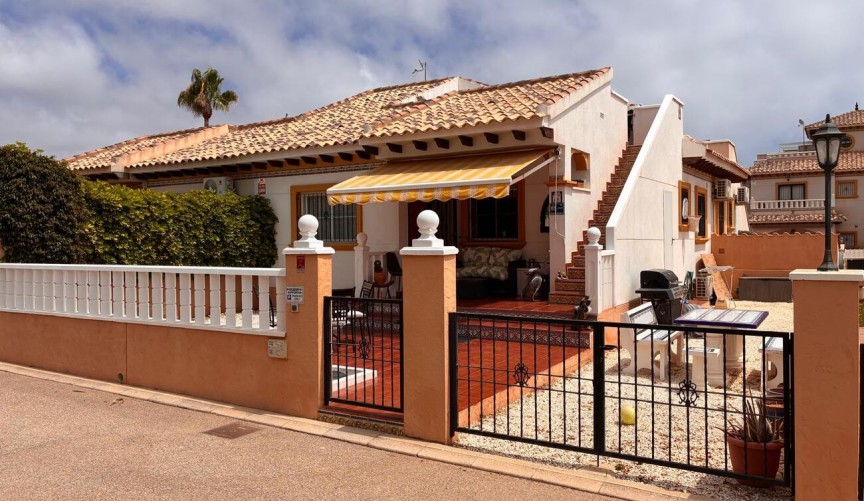Återförsäljning - Semi Detached -
Lomas de Caboroig - Costa Blanca