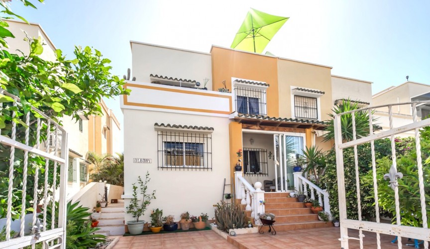 Återförsäljning - Semi Detached -
Los Altos - Res Valle de los pinos