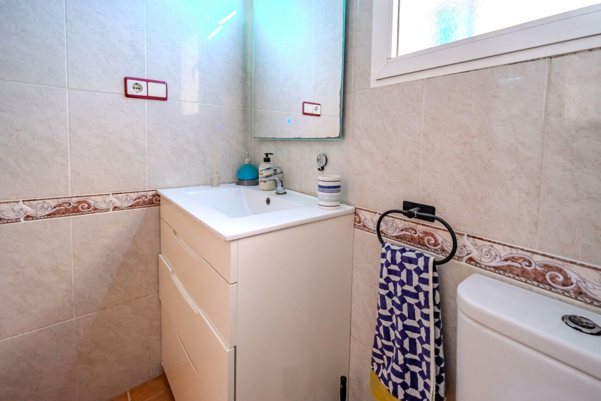 Återförsäljning - Semi Detached -
Los Altos - Res Valle de los pinos