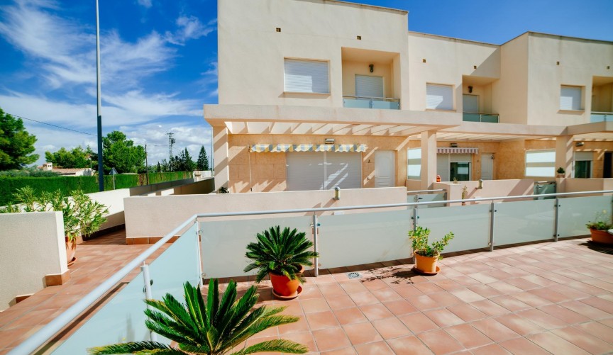 Återförsäljning - Semi Detached -
Los Montesinos - La Herrada