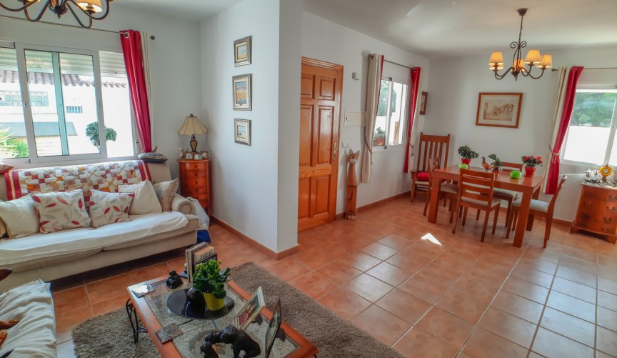 Återförsäljning - Semi Detached -
Orihuela Costa - Costa Blanca