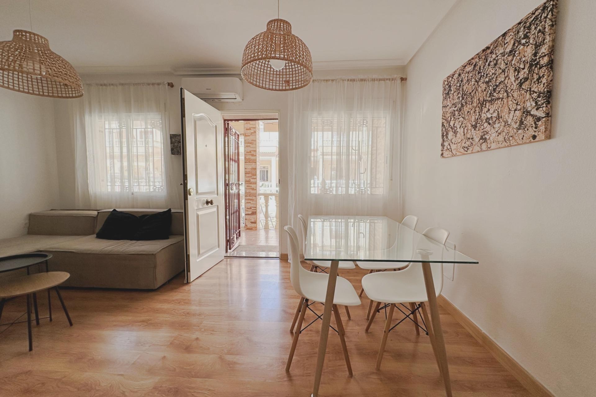 Återförsäljning - Semi Detached -
Orihuela Costa - La Zenia